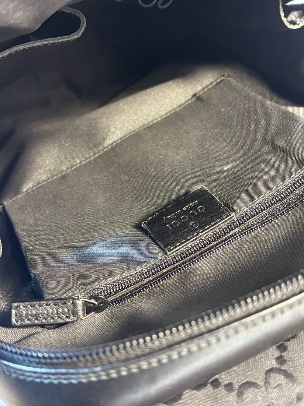 Gucci Logo Black Sling - Picture 13 of 16